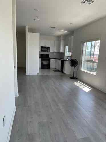 Female roommate wanted 2bd/ba