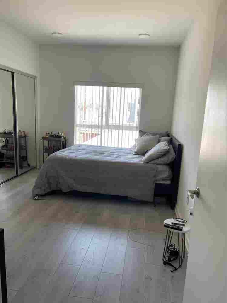 Female roommate wanted 2bd/ba