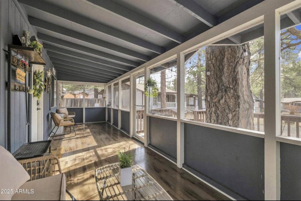 Looking for roommates in Munds Park