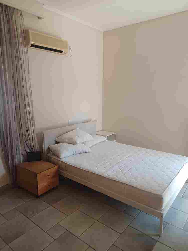 Looking for 2 Roommates