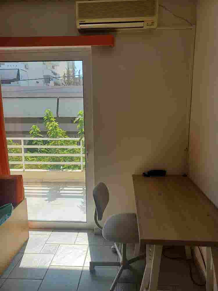 Looking for 2 Roommates