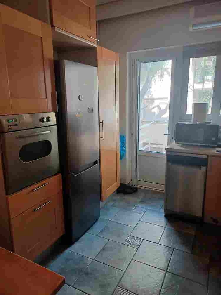 Looking for 2 Roommates