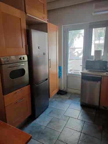 Looking for 2 Roommates