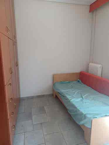 Looking for 2 Roommates