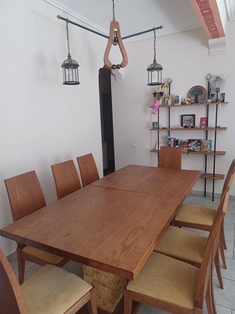 Looking for 2 Roommates