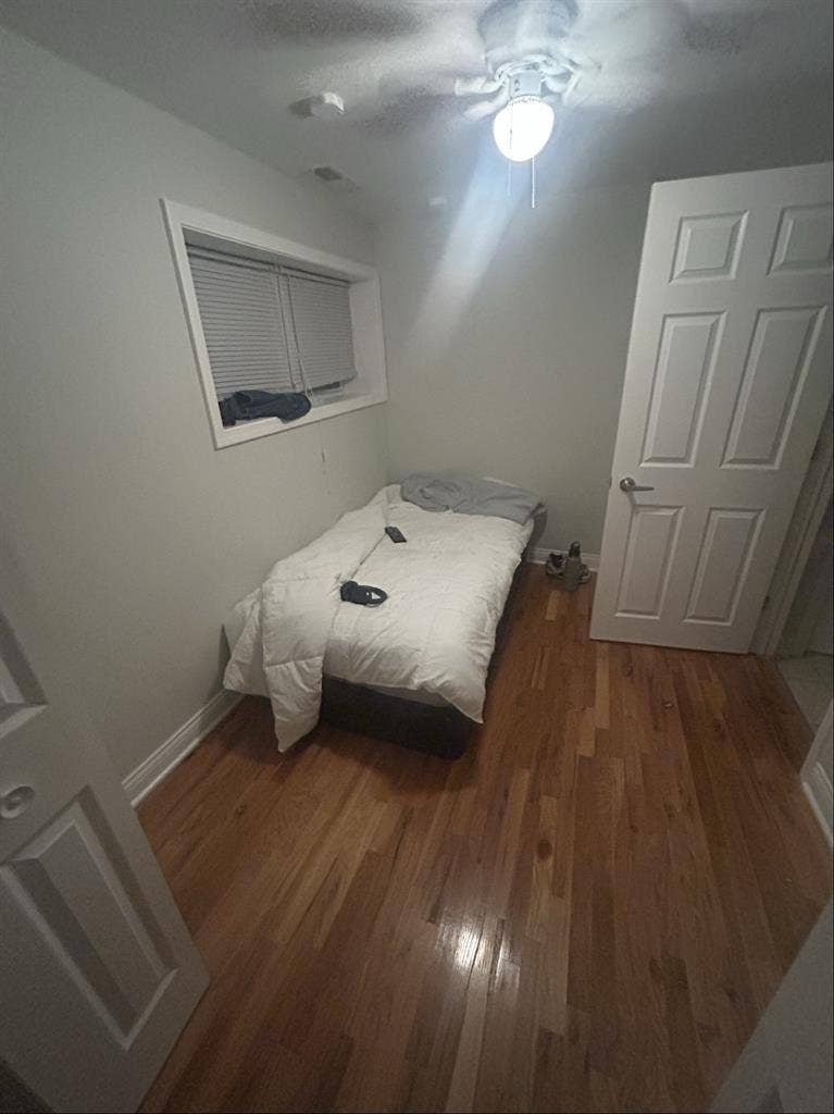 Private Bedroom in 3b
d/2b