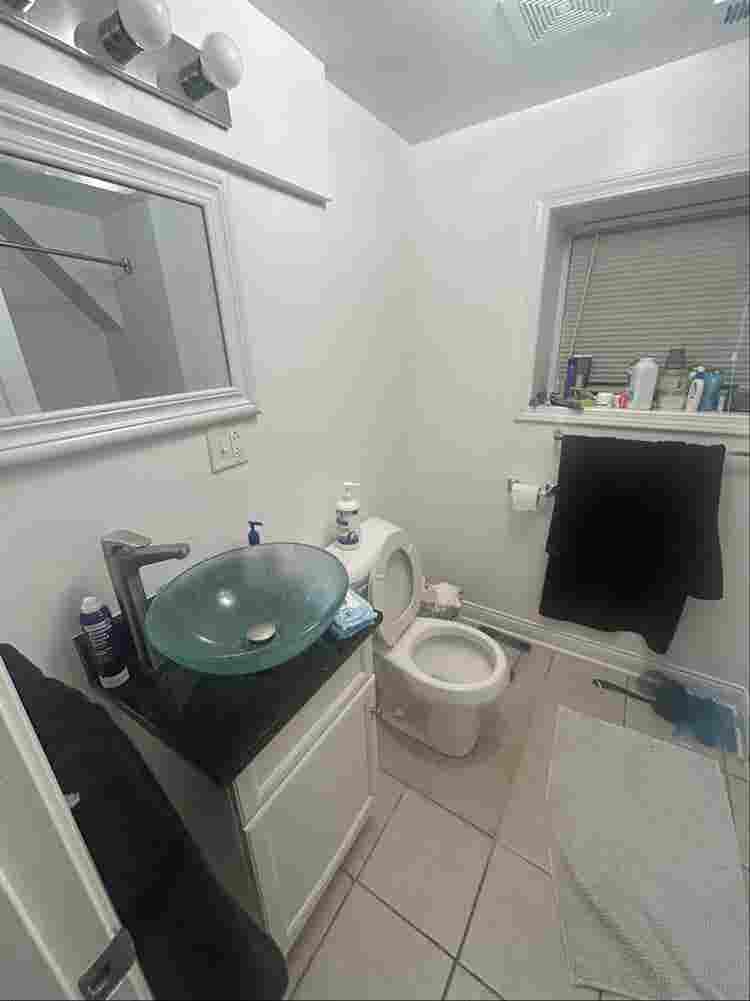 Private Bedroom in 3b
d/2b