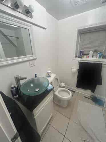 Private Bedroom in 3b
d/2b
