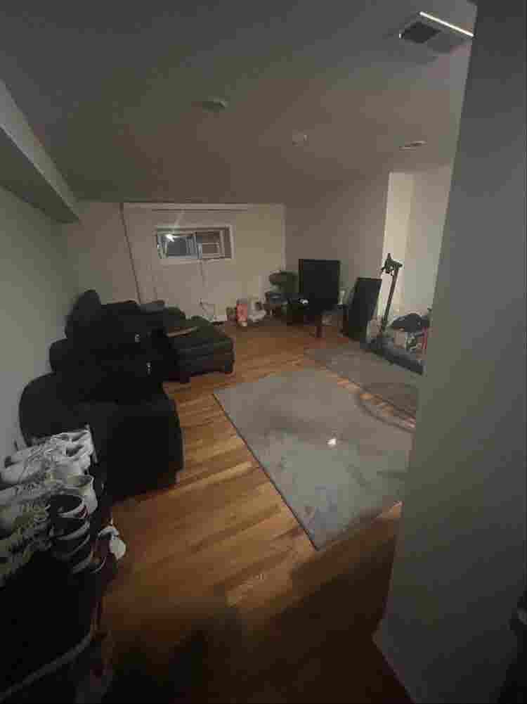 Private Bedroom in 3b
d/2b