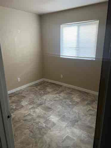 Easy going roommate wanted