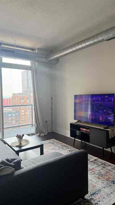 Spacious Two Bed 2 Bath Loft