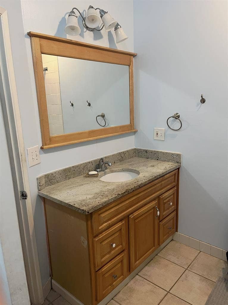 2 rooms in cozy neighborhood