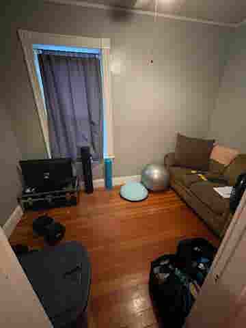 Looking for roommate