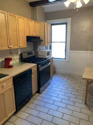 Looking for roommate