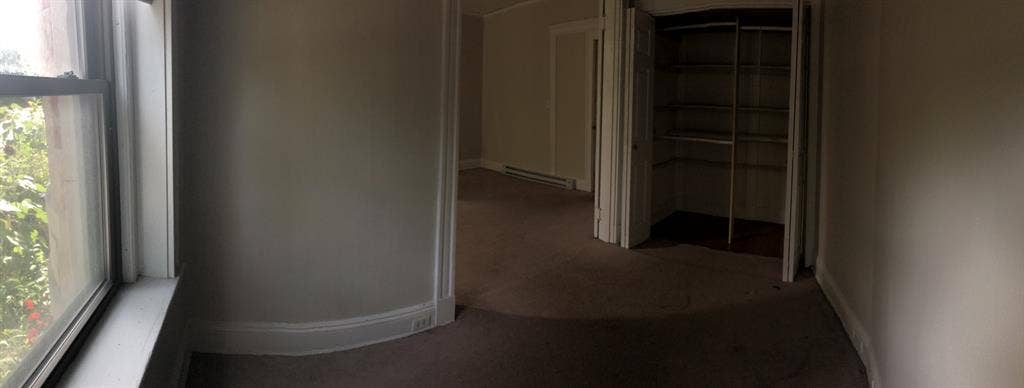 Looking for roommate