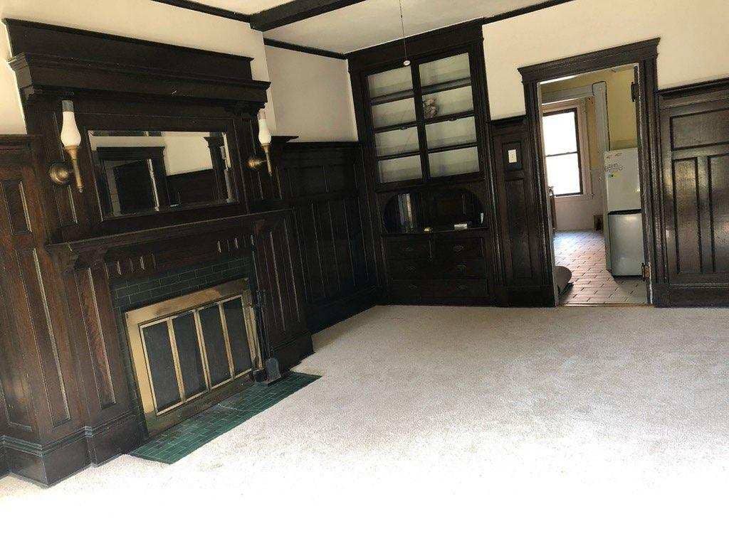 Looking for roommate