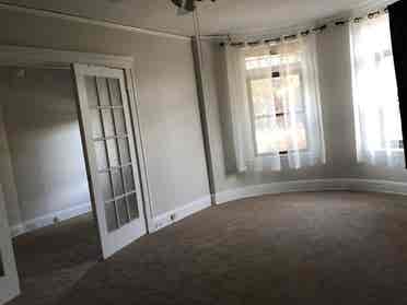 Looking for roommate