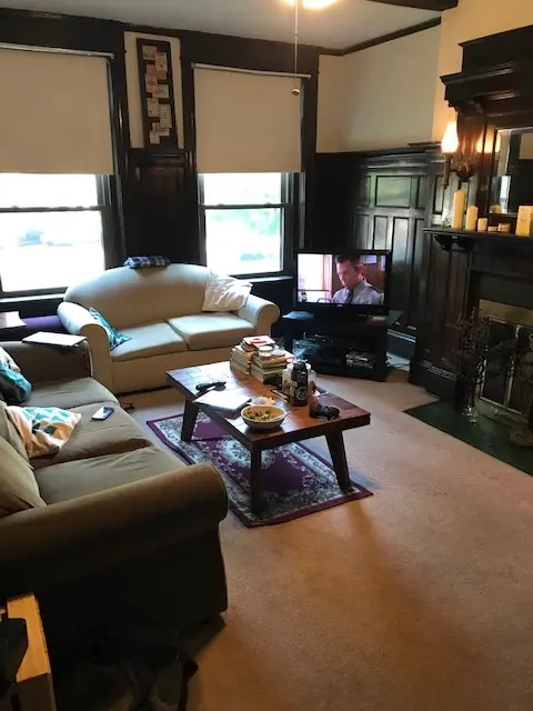 Looking for roommate