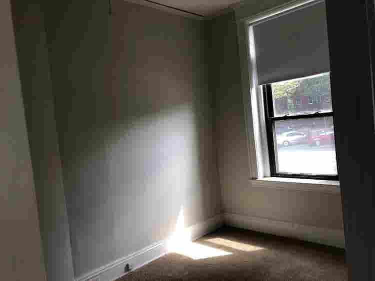 Looking for roommate