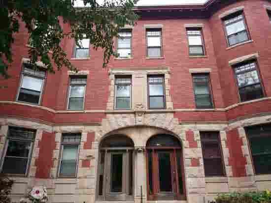 Looking for roommate