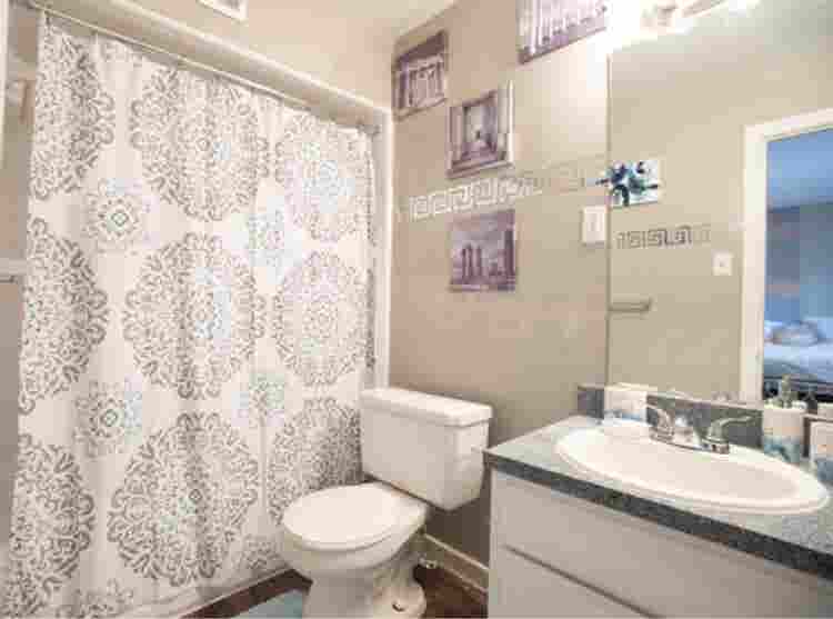 Room For Rent - In buckhead