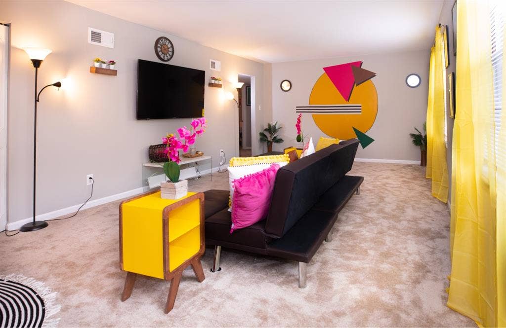 Room For Rent - In buckhead
