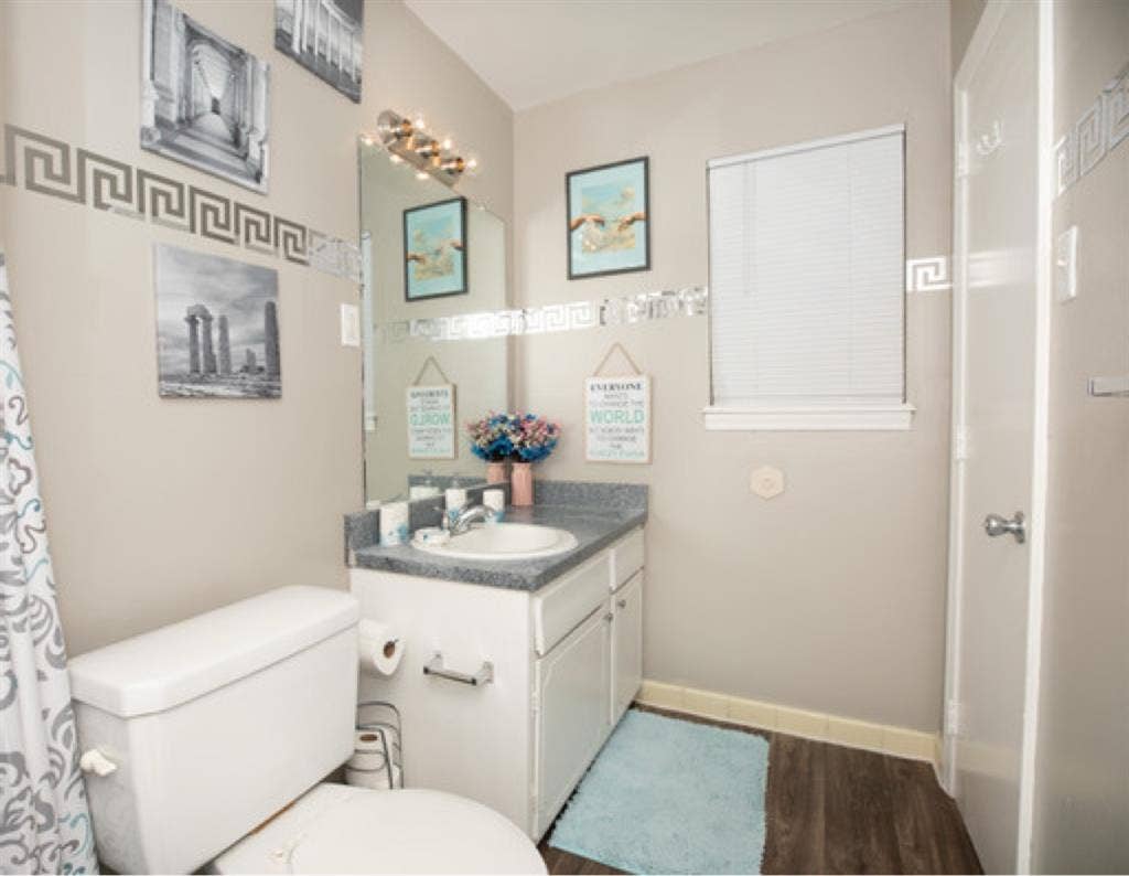 Room For Rent - In buckhead