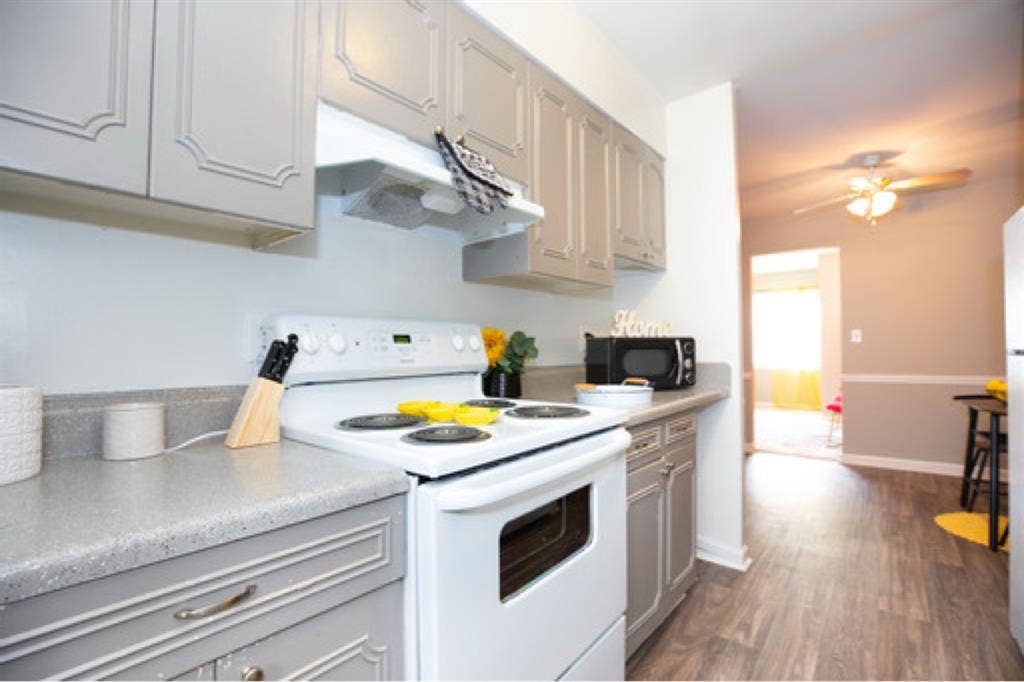 Room For Rent - In buckhead
