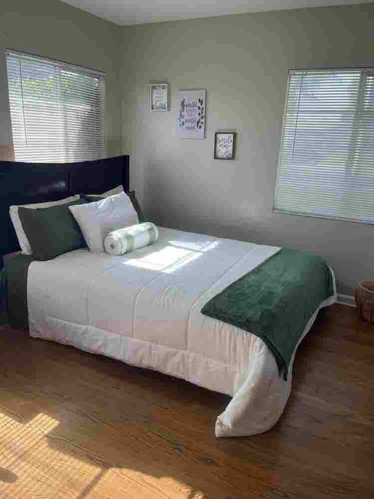 Queen Size 
Beautiful furnished room