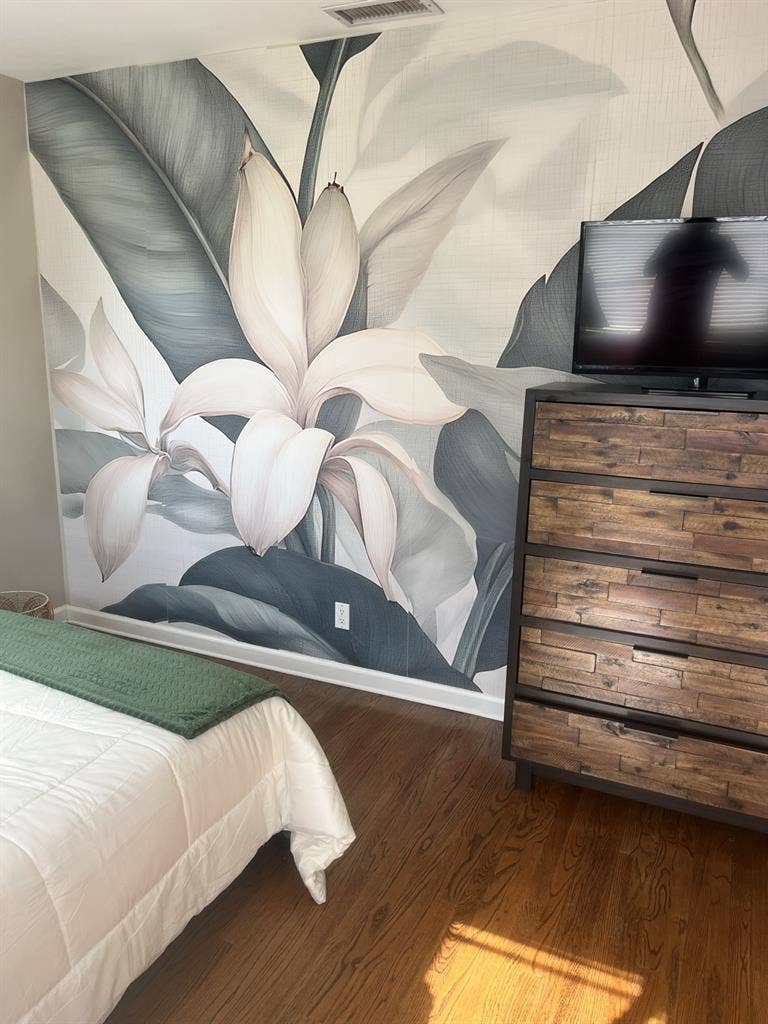 Queen Size 
Beautiful furnished room