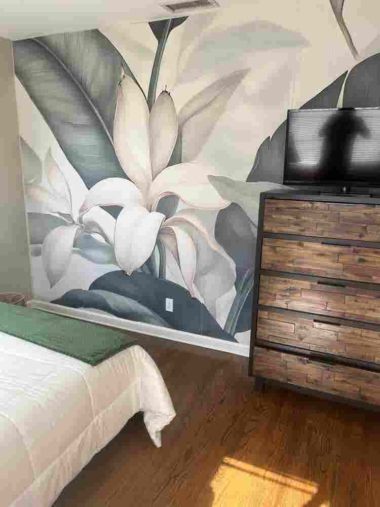 Queen Size 
Beautiful furnished room