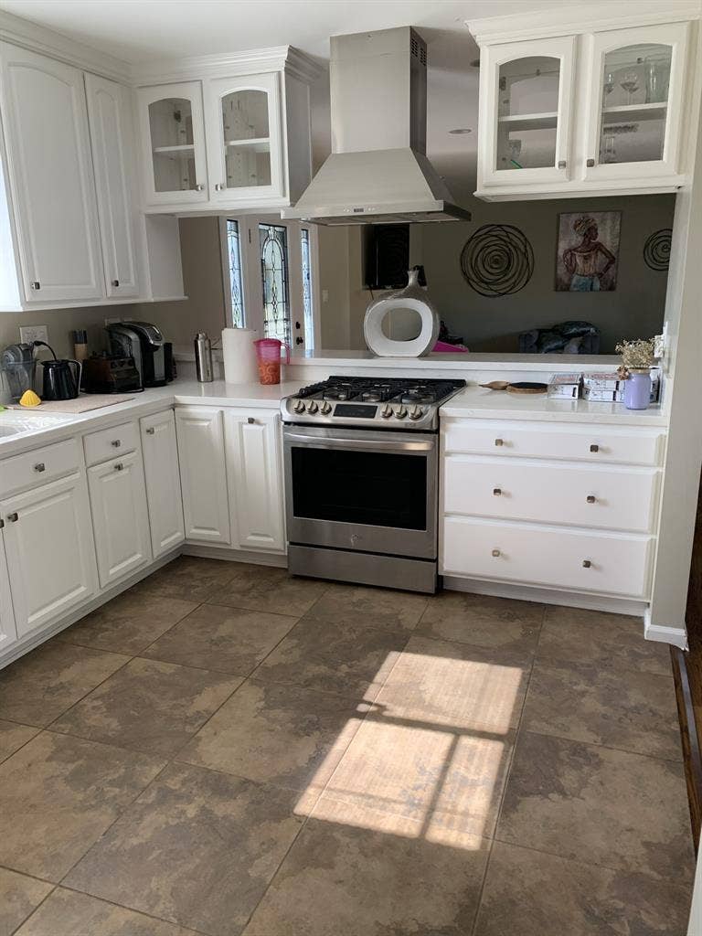 Queen Size 
Beautiful furnished room