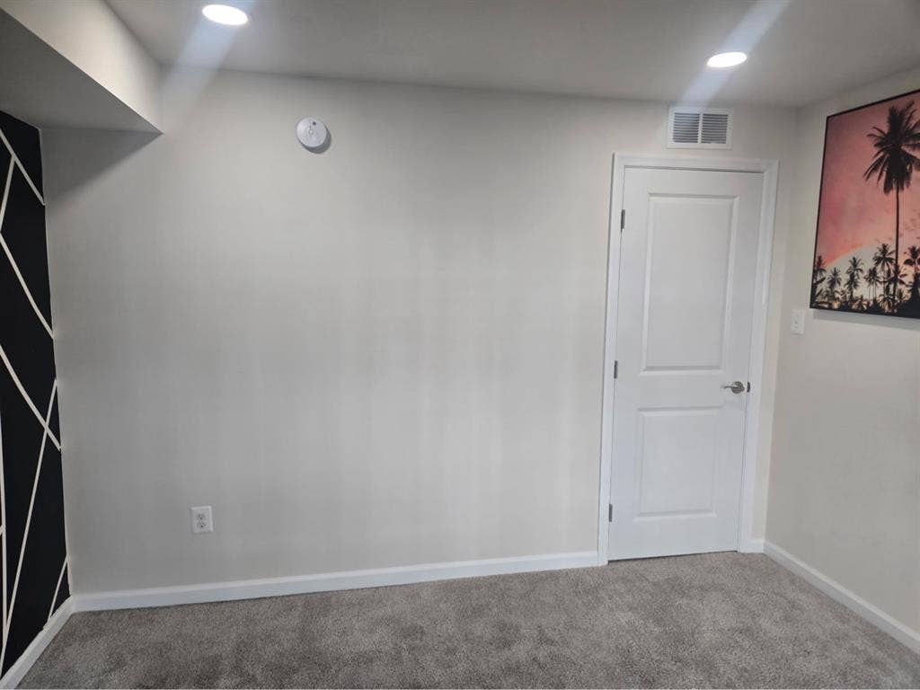 Townhouse semi-gated with security