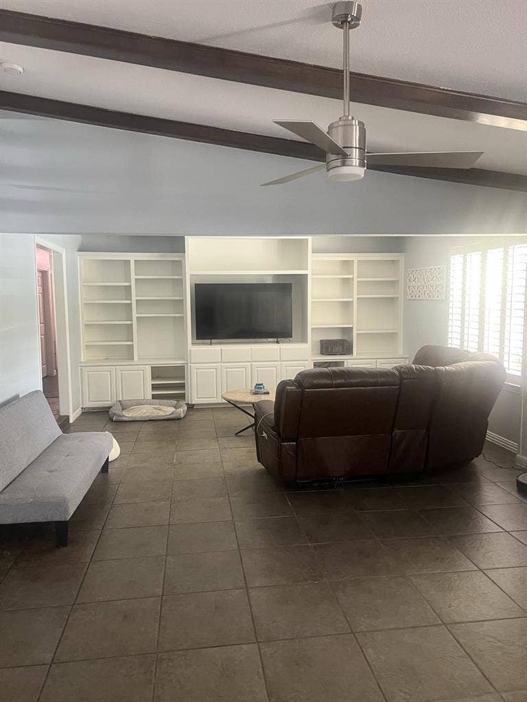 Quiet room for rent