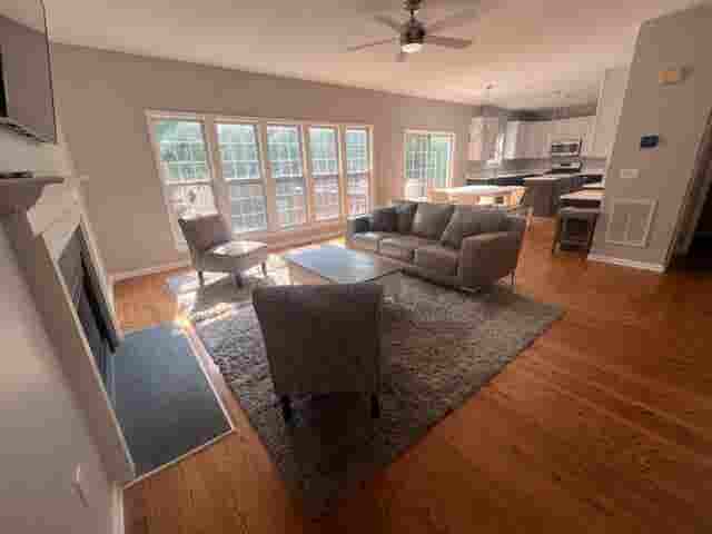 6 BR in Apex