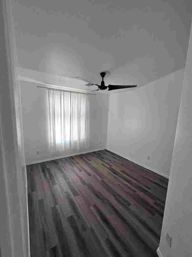 sq ft White Room in PHX