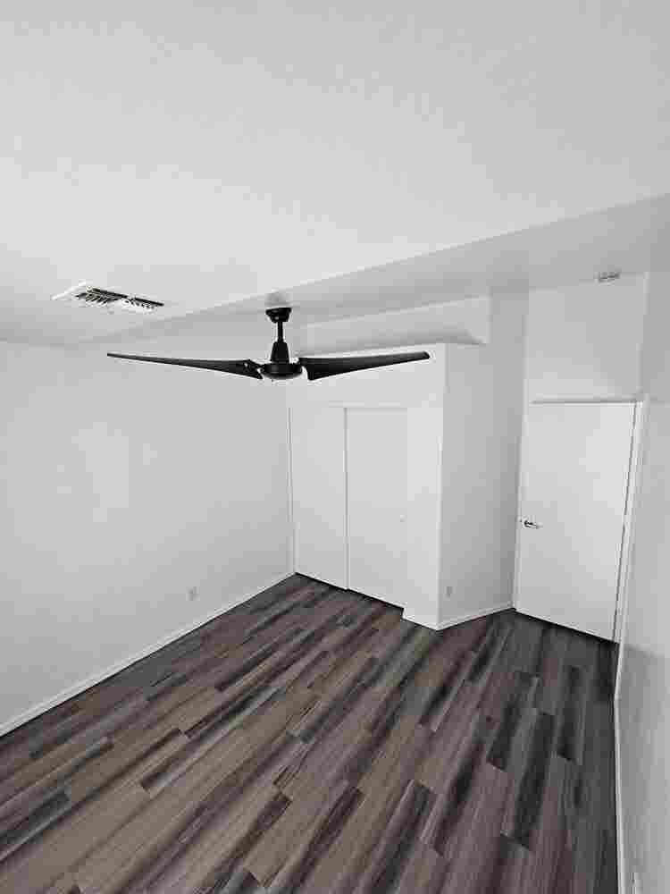 sq ft White Room in PHX