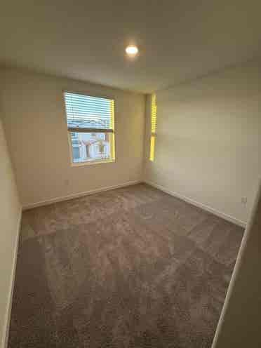 2 Private Rooms & Private Bathroom