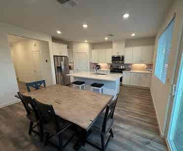 2 Private Rooms & Private Bathroom