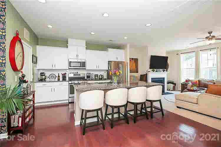 4 BR in Charlotte