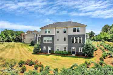 4 BR in Charlotte
