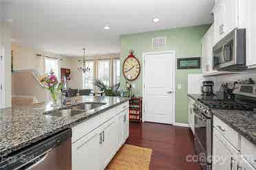 4 BR in Charlotte