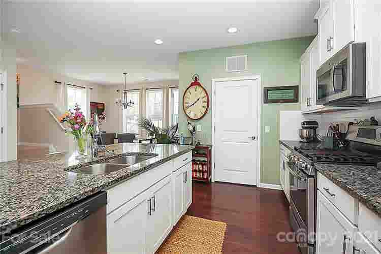 4 BR in Charlotte