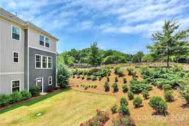 4 BR in Charlotte