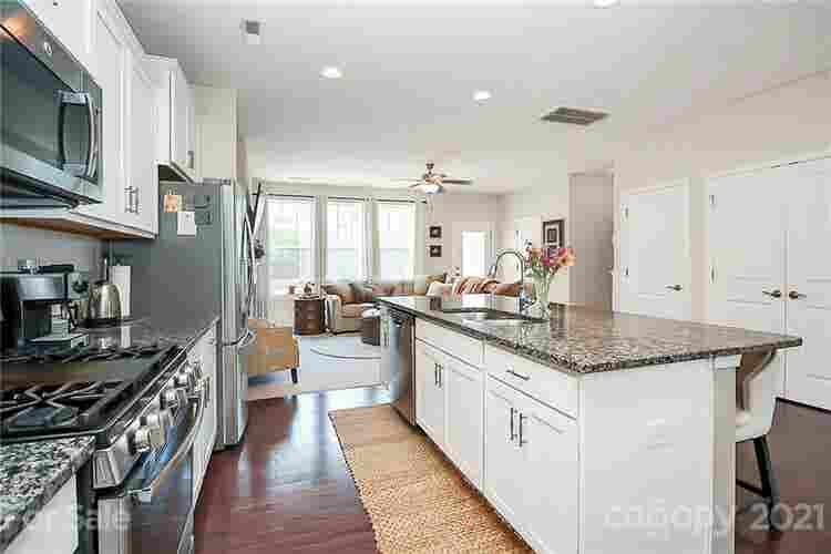 4 BR in Charlotte