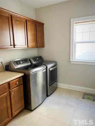 4 BR in Apex