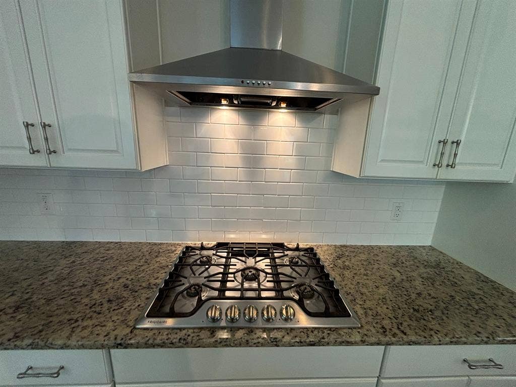 4 BR in Apex