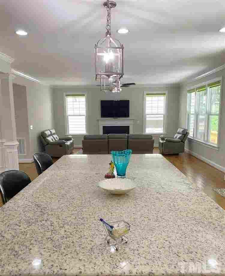 4 BR in Apex