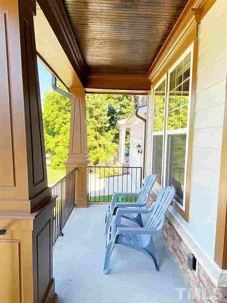 4 BR in Apex