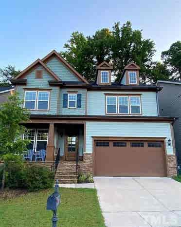 4 BR in Apex